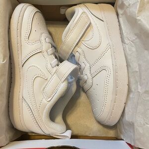 NWT Nike Airforce 1 Size 9c